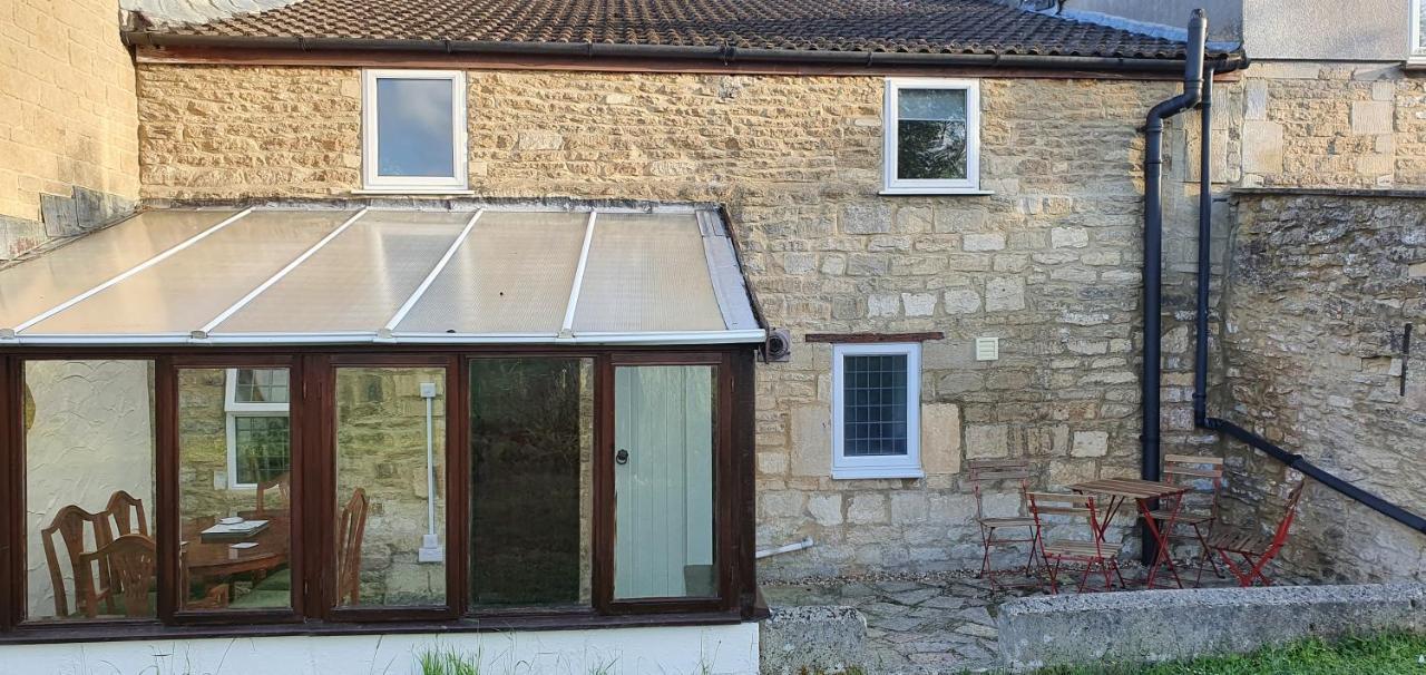 Quirky Cottage - Dogs Welcome Corsham Exterior photo