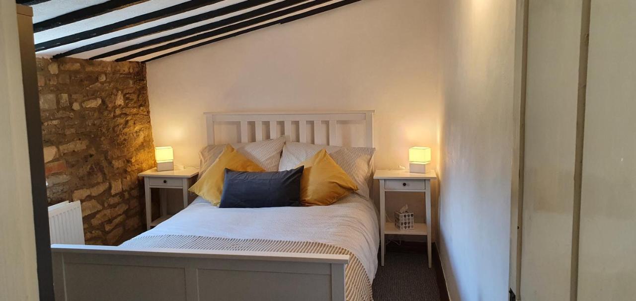 Quirky Cottage - Dogs Welcome Corsham Exterior photo