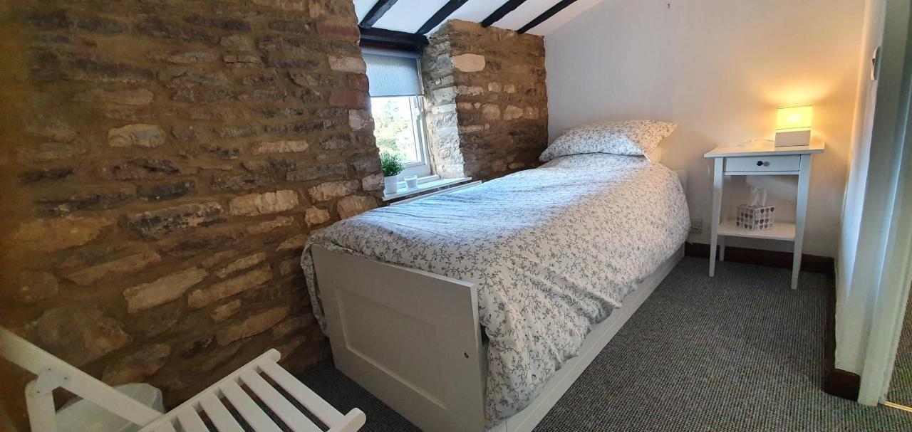 Quirky Cottage - Dogs Welcome Corsham Exterior photo
